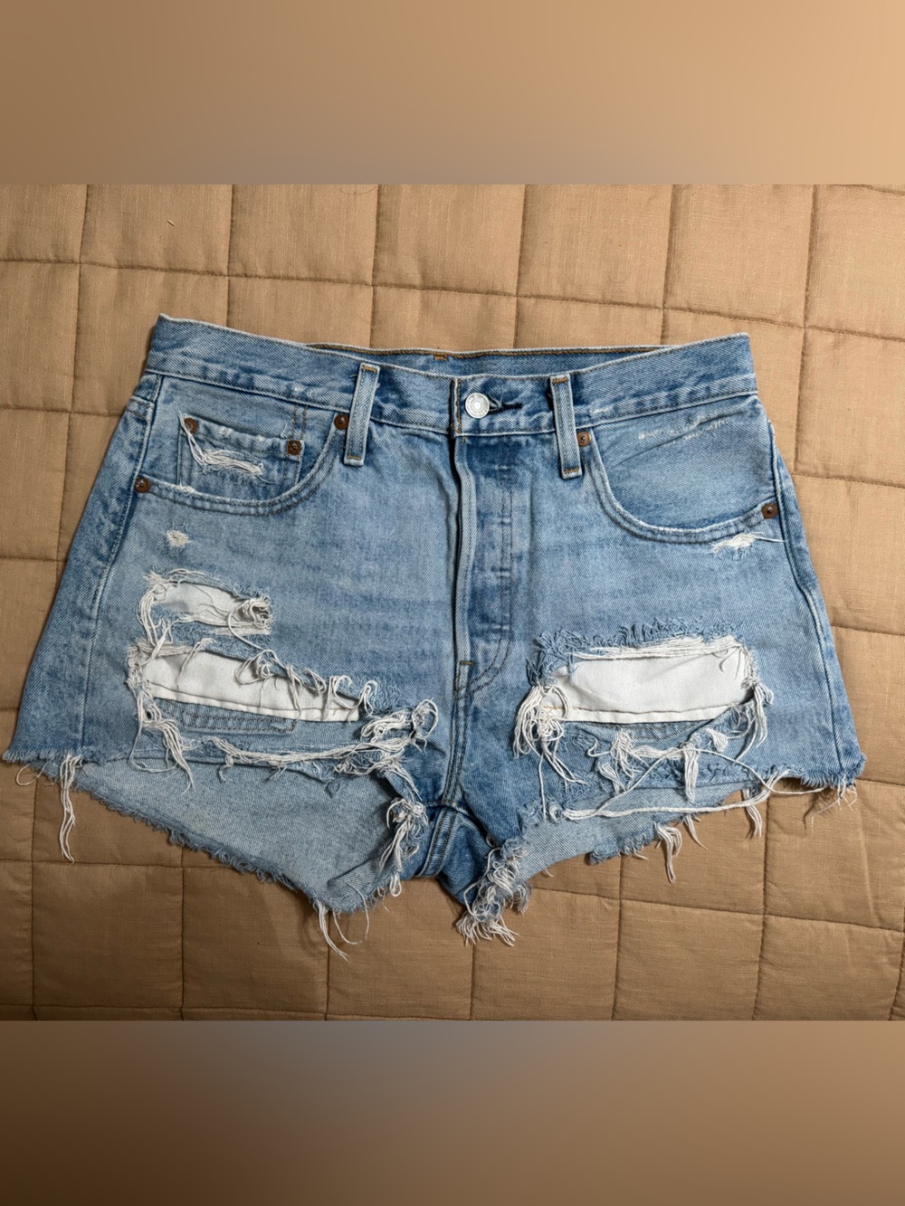 Levi’s 501 Original Distressed Cutoff Denim Shorts Women’s W28 Light Wash